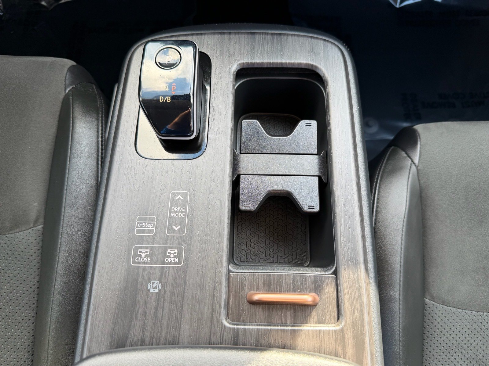 Certified 2023 Nissan Ariya AWD image 17