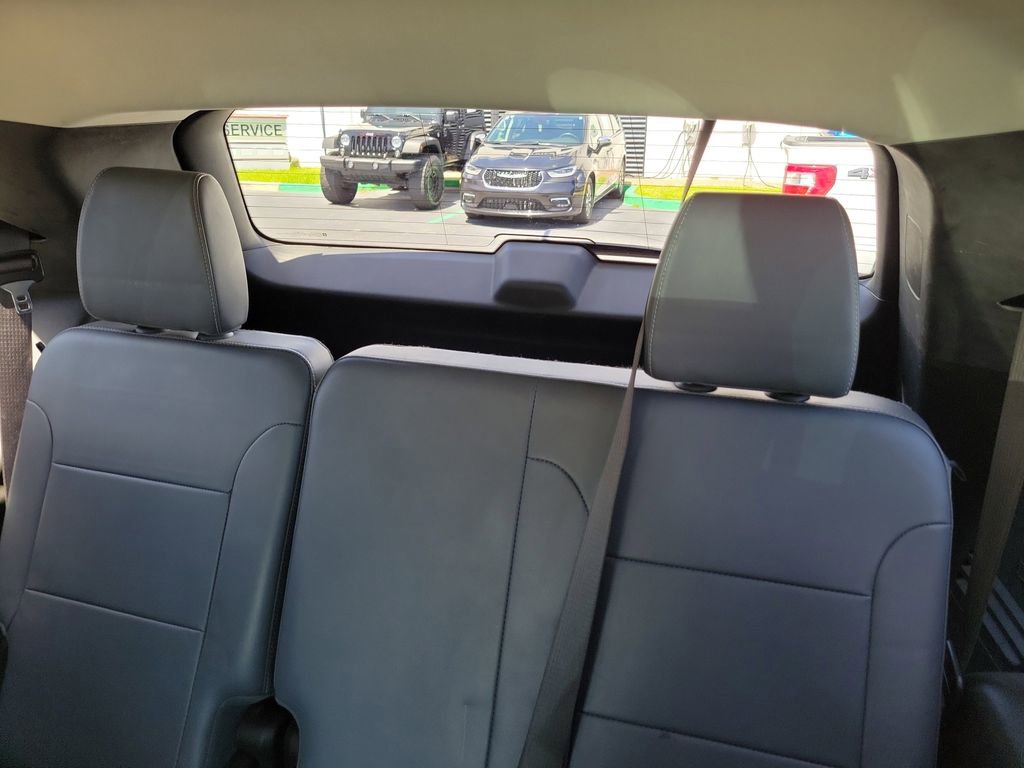 Used 2018 Chevrolet Traverse Premier w/ Driver Confidence II Package FWD image 13