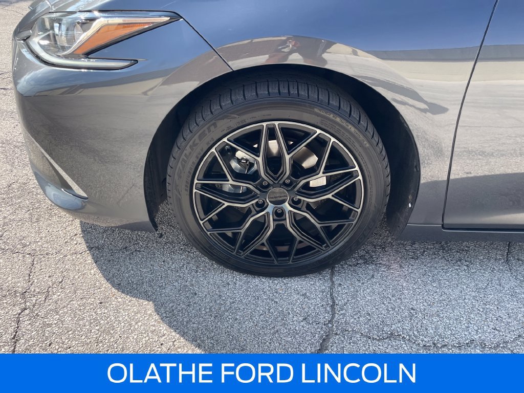 Used 2022 Lexus ES 300h w/ Accessory Package 2 FWD image 27