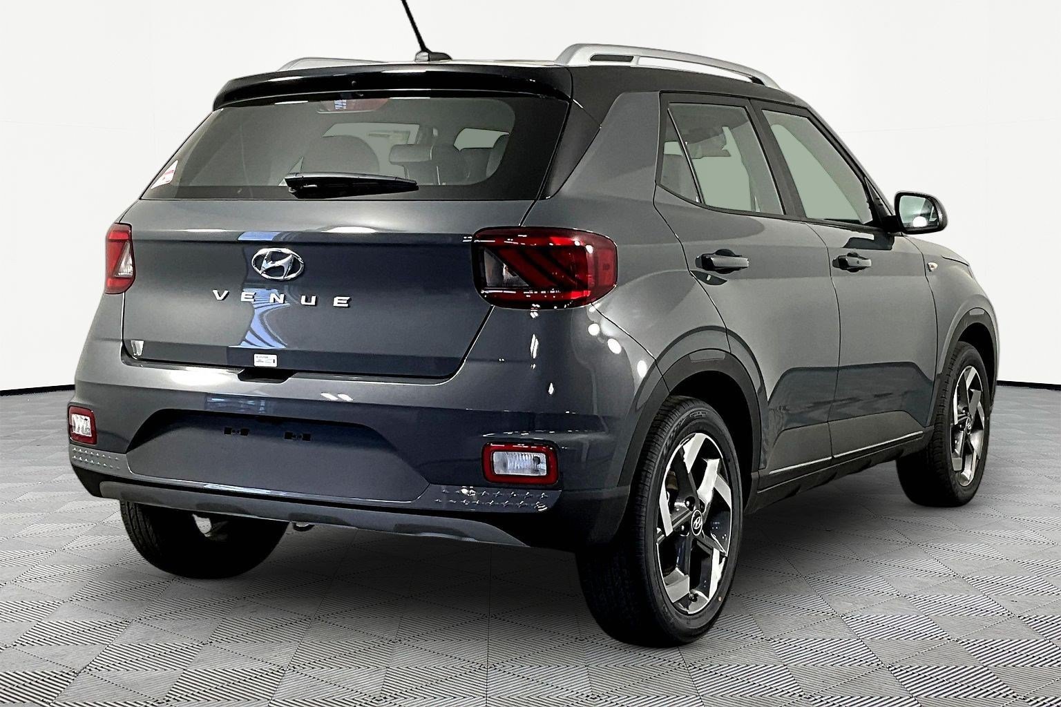 New 2026 Hyundai Venue SEL FWD image 7
