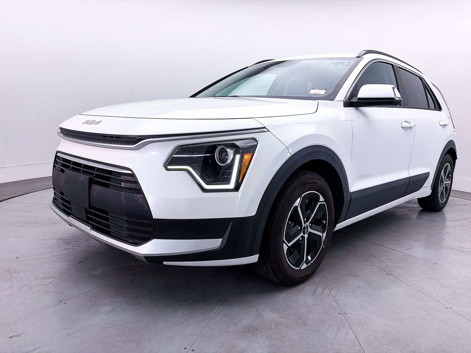 Used 2023 Kia Niro EX FWD image 12