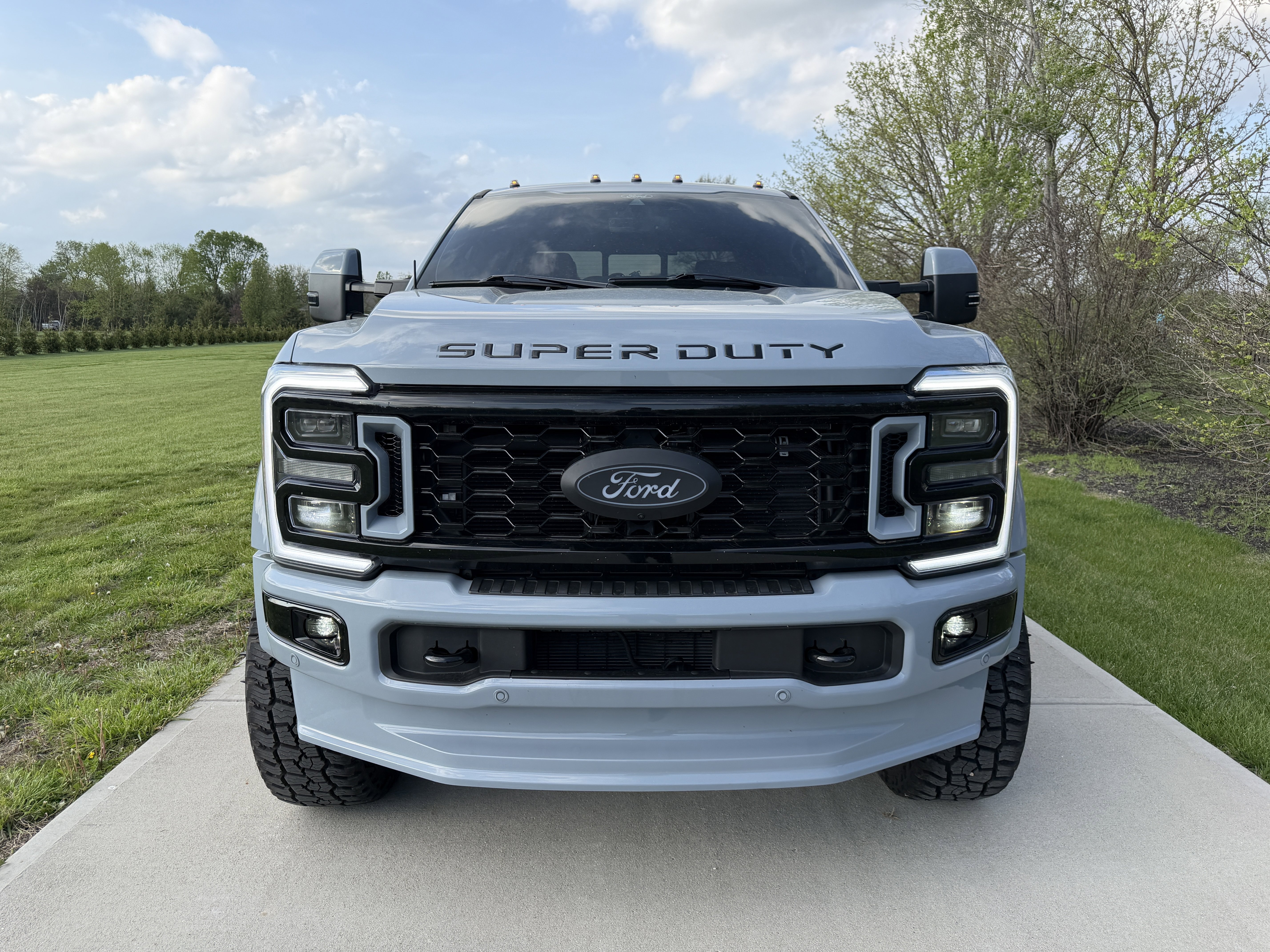 Used 2024 Ford F450 Platinum w/ FX4 Off-Road Package image 3