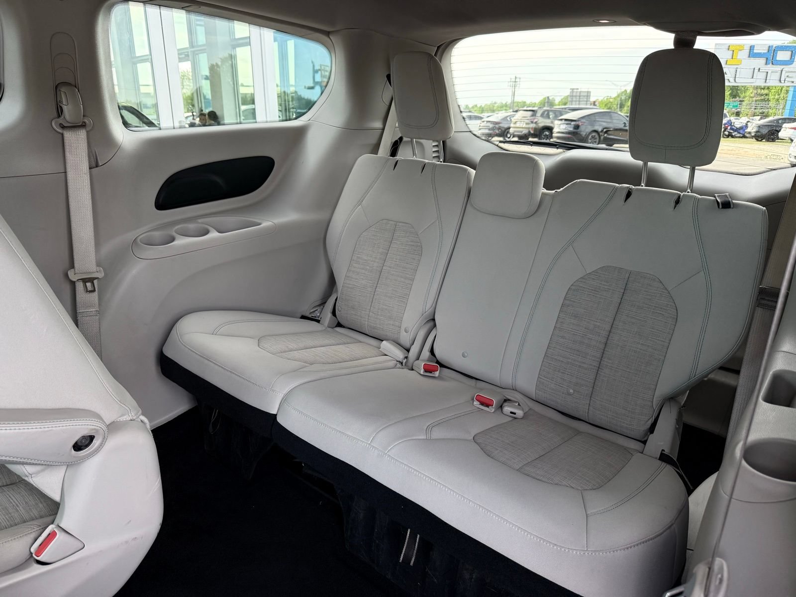 Used 2018 Chrysler Pacifica Touring Plus FWD image 19