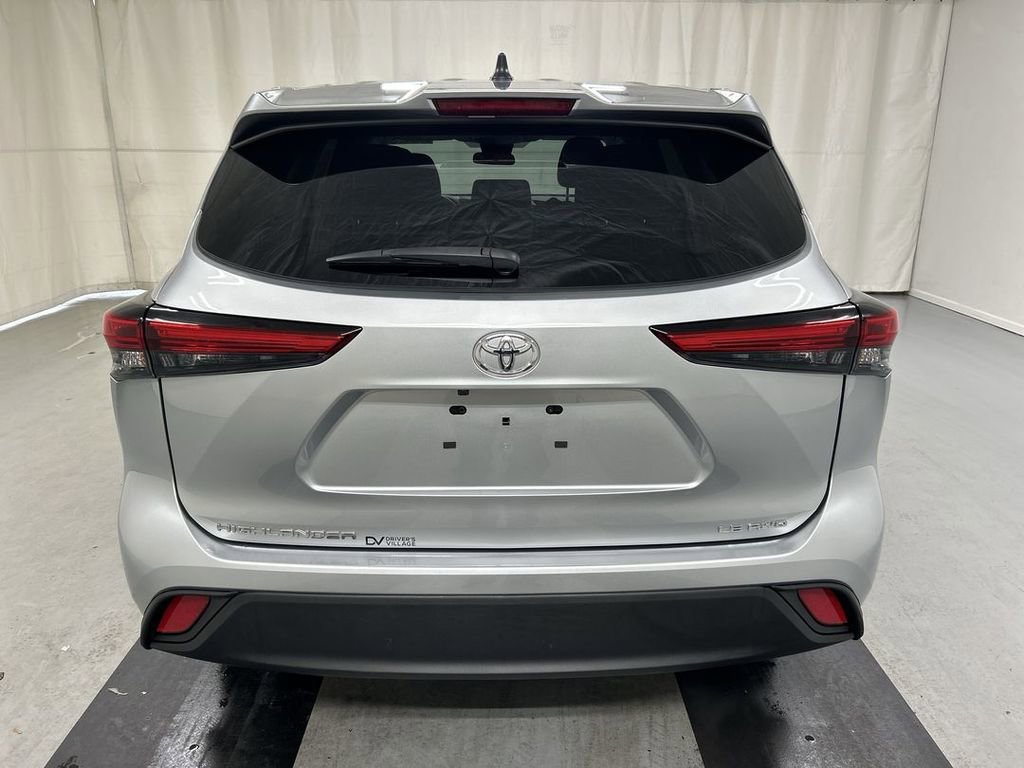 Used 2023 Toyota Highlander LE AWD/4WD image 21