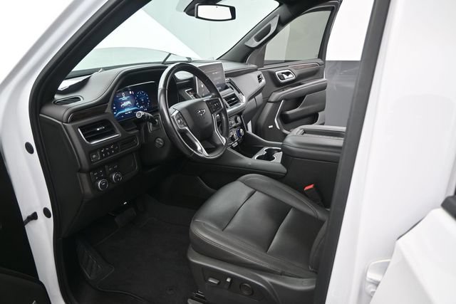 Used 2022 Chevrolet Tahoe Z71 w/ Luxury Package AWD/4WD image 6