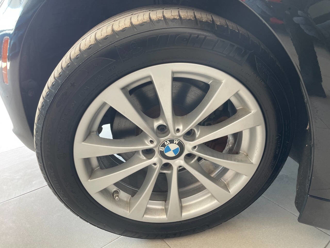 Used 2017 BMW 320i xDrive Sedan image 10