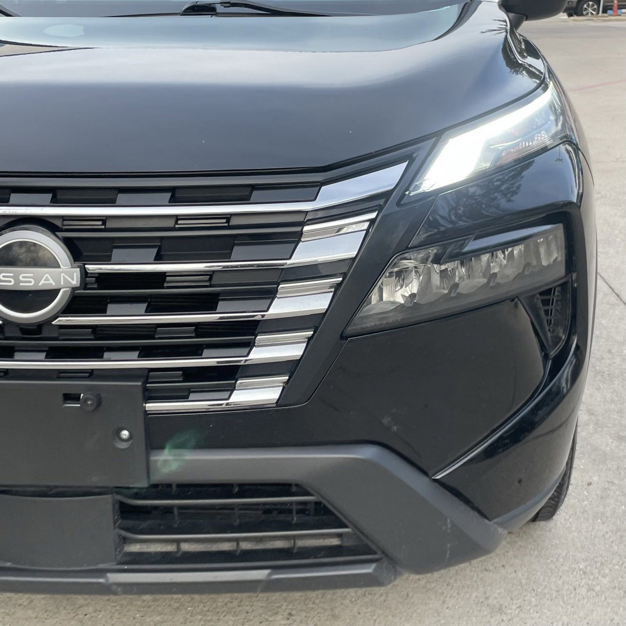 Used 2024 Nissan Rogue S image 7