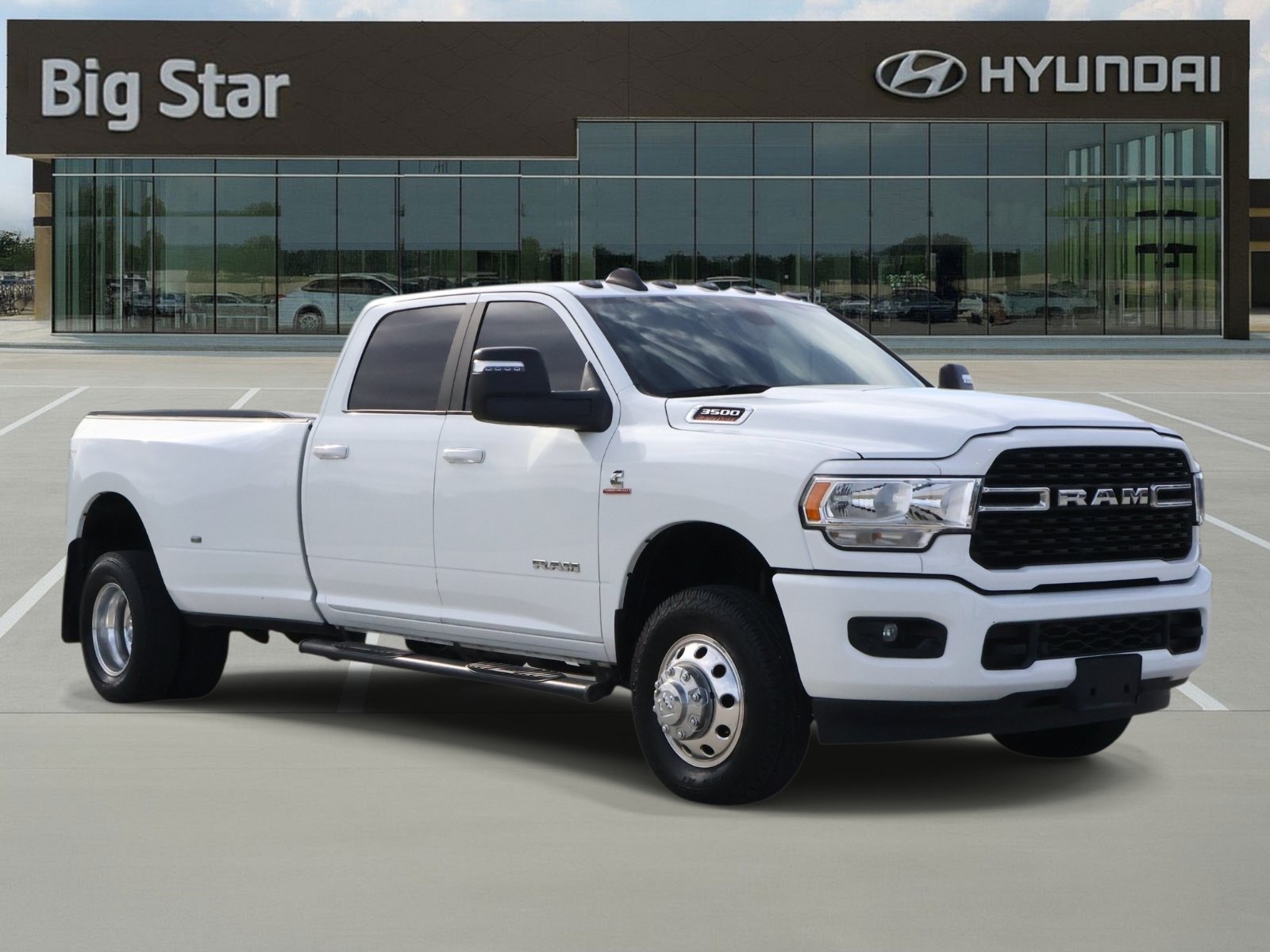 Used 2024 RAM 3500 Lone Star w/ Sport Appearance Package AWD/4WD image 6