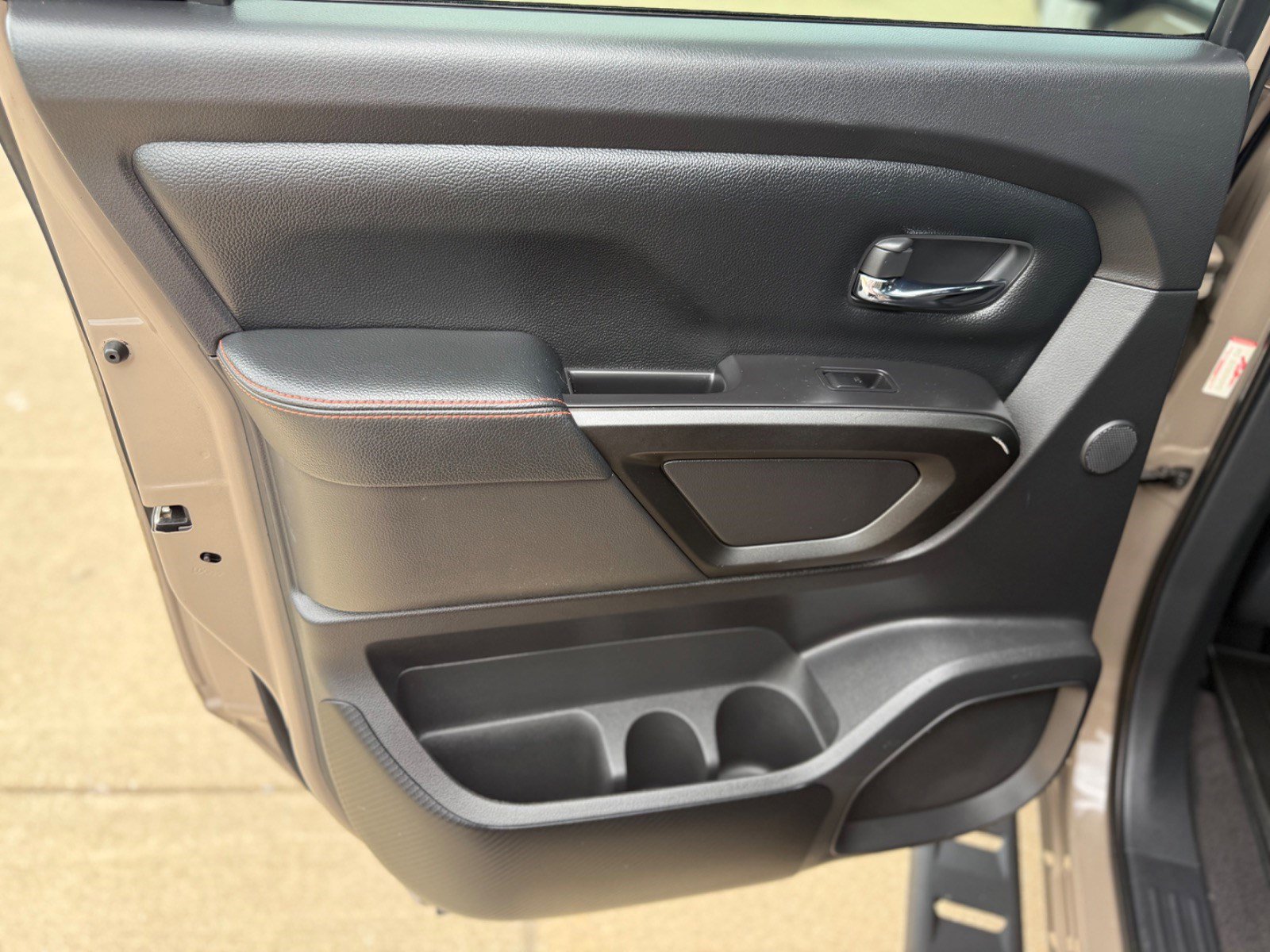 Used 2021 Nissan Titan PRO-4X w/ Pro-4x Utility Package image 16