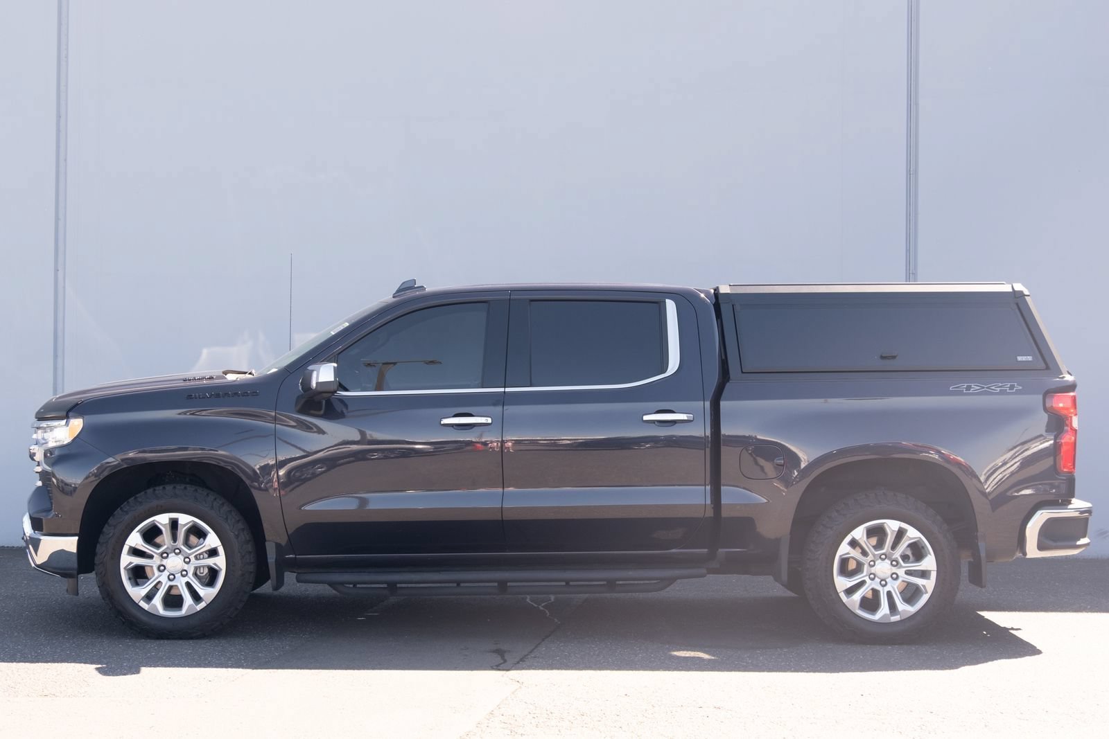 Used 2024 Chevrolet Silverado 1500 LTZ w/ LTZ Premium Package AWD/4WD image 29