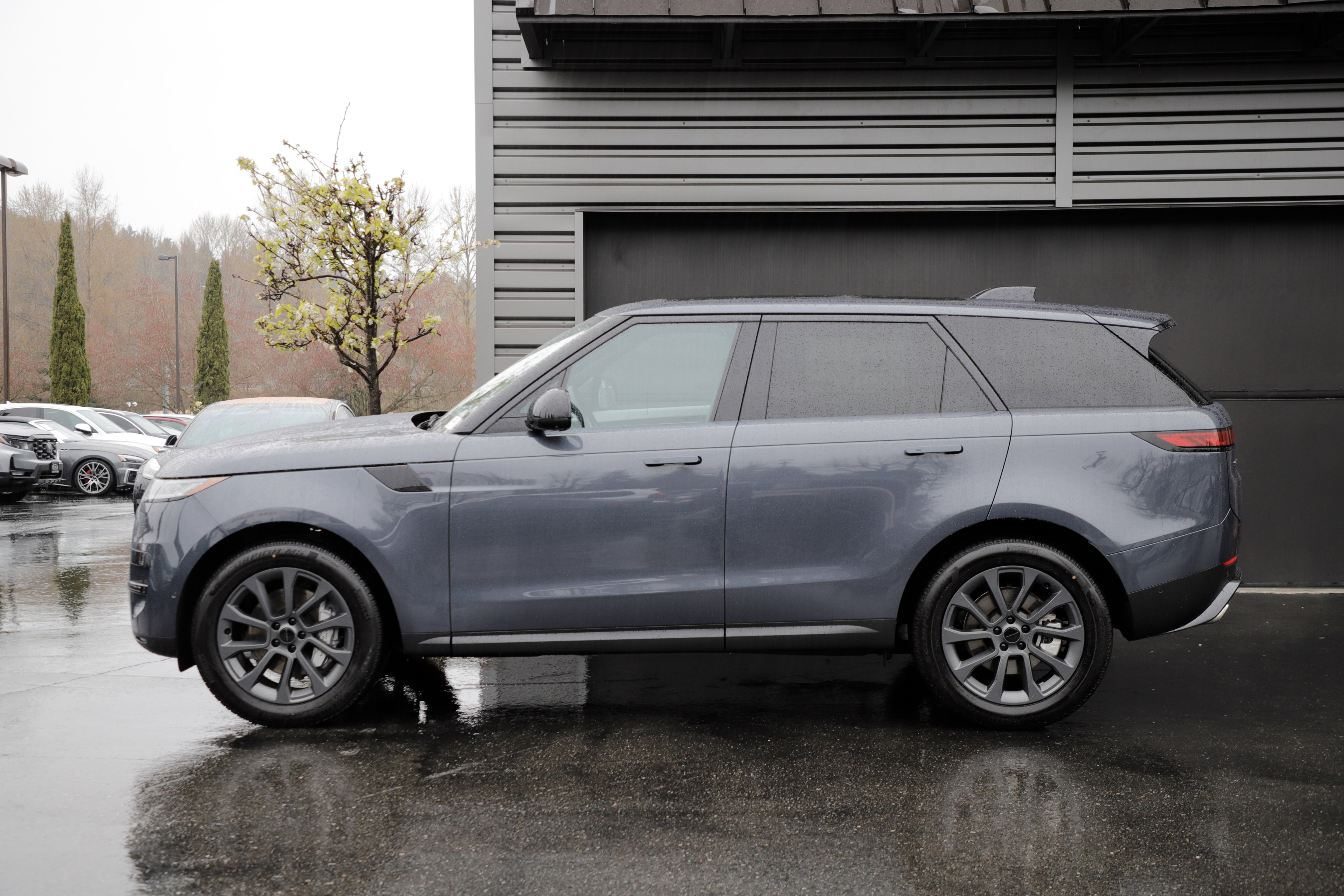 New 2026 Land Rover Range Rover Sport SE image 7