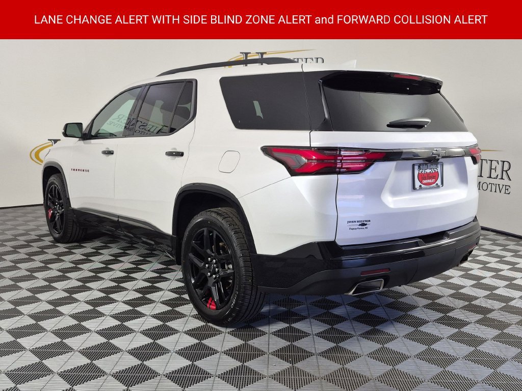 Certified 2023 Chevrolet Traverse Premier w/ Redline Edition FWD image 8