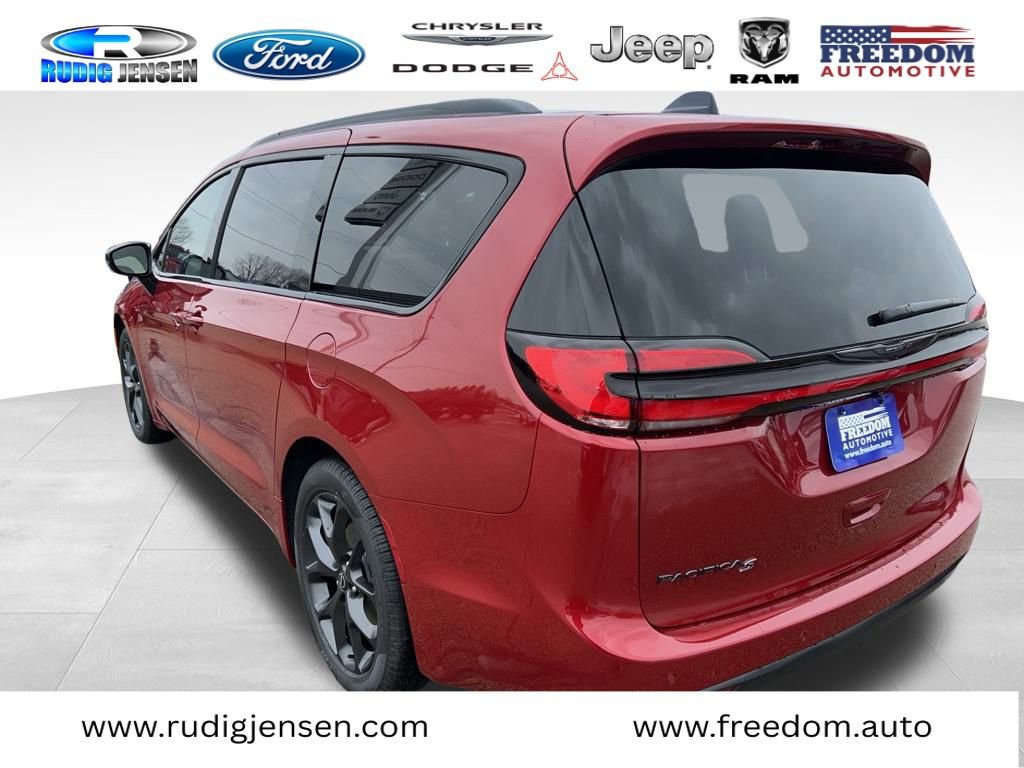 New 2026 Chrysler Pacifica Select image 8