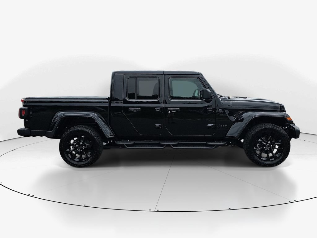 Used 2025 Jeep Gladiator Sport AWD/4WD image 5