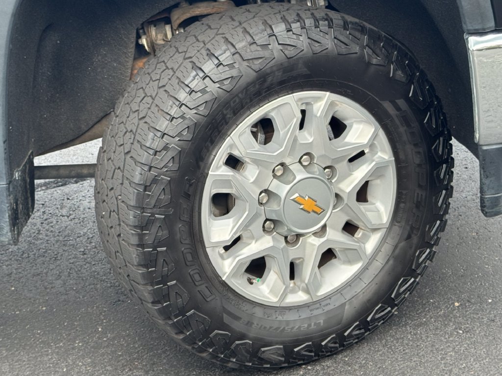 Used 2022 Chevrolet Silverado 2500 LT AWD/4WD image 10
