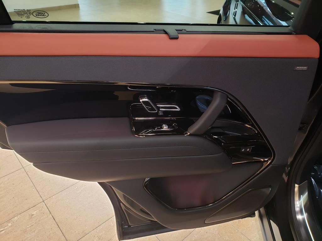 New 2026 Land Rover Range Rover Sport SV image 13