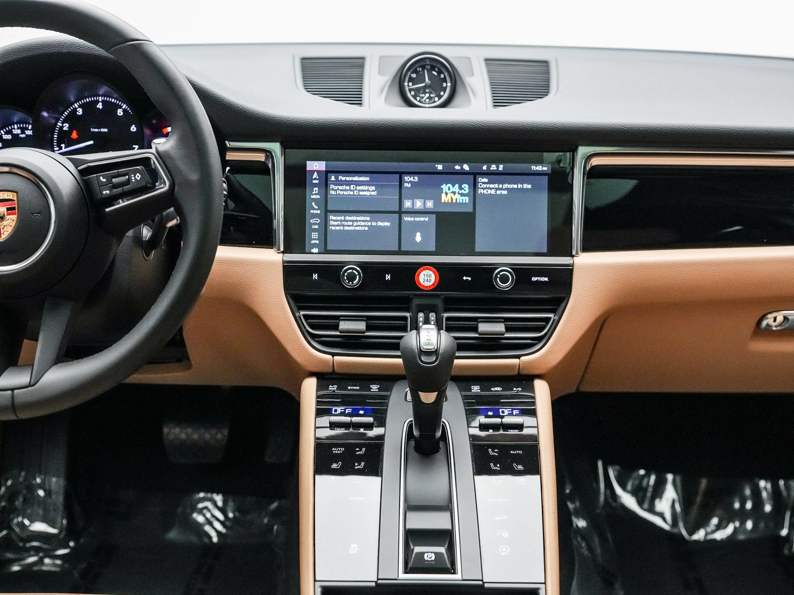 Certified 2026 Porsche Macan AWD/4WD image 14