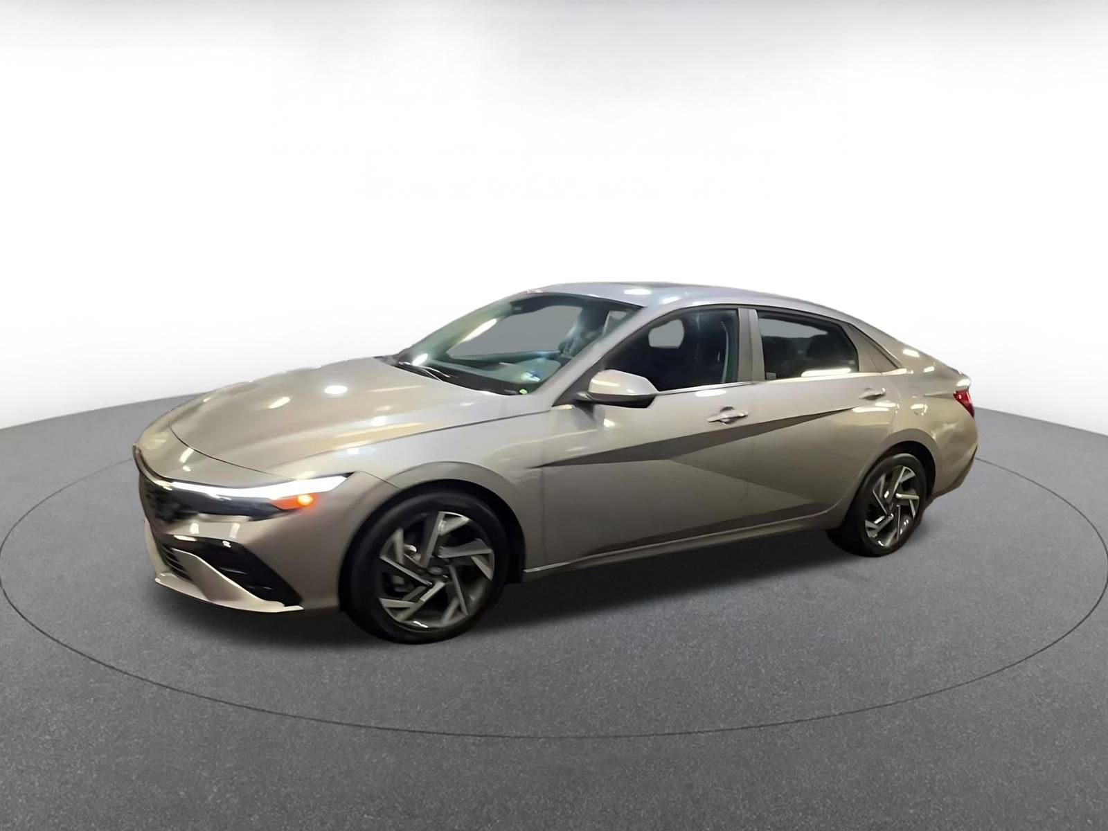 Used 2025 Hyundai Elantra SEL image 8