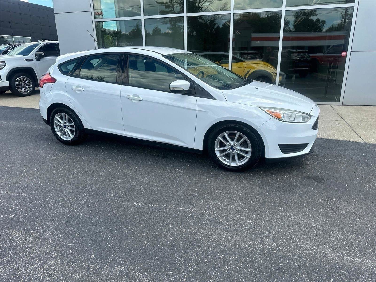 Used 2017 Ford Focus SE FWD image 1