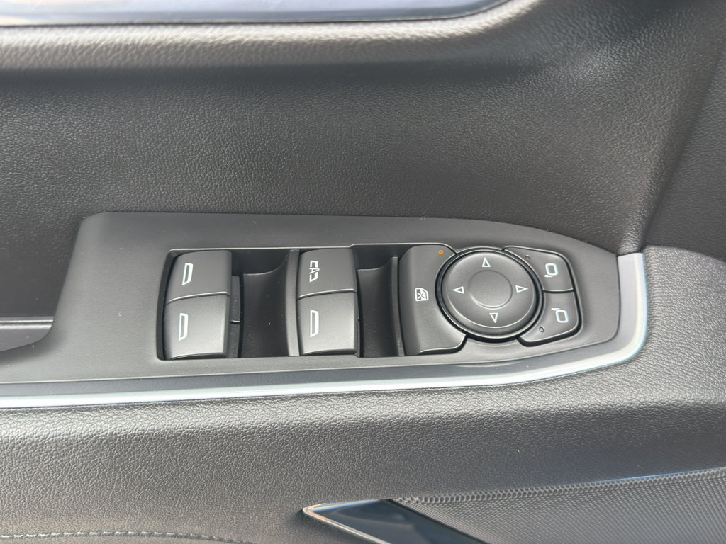 Used 2025 Chevrolet Silverado 1500 LT AWD/4WD image 12