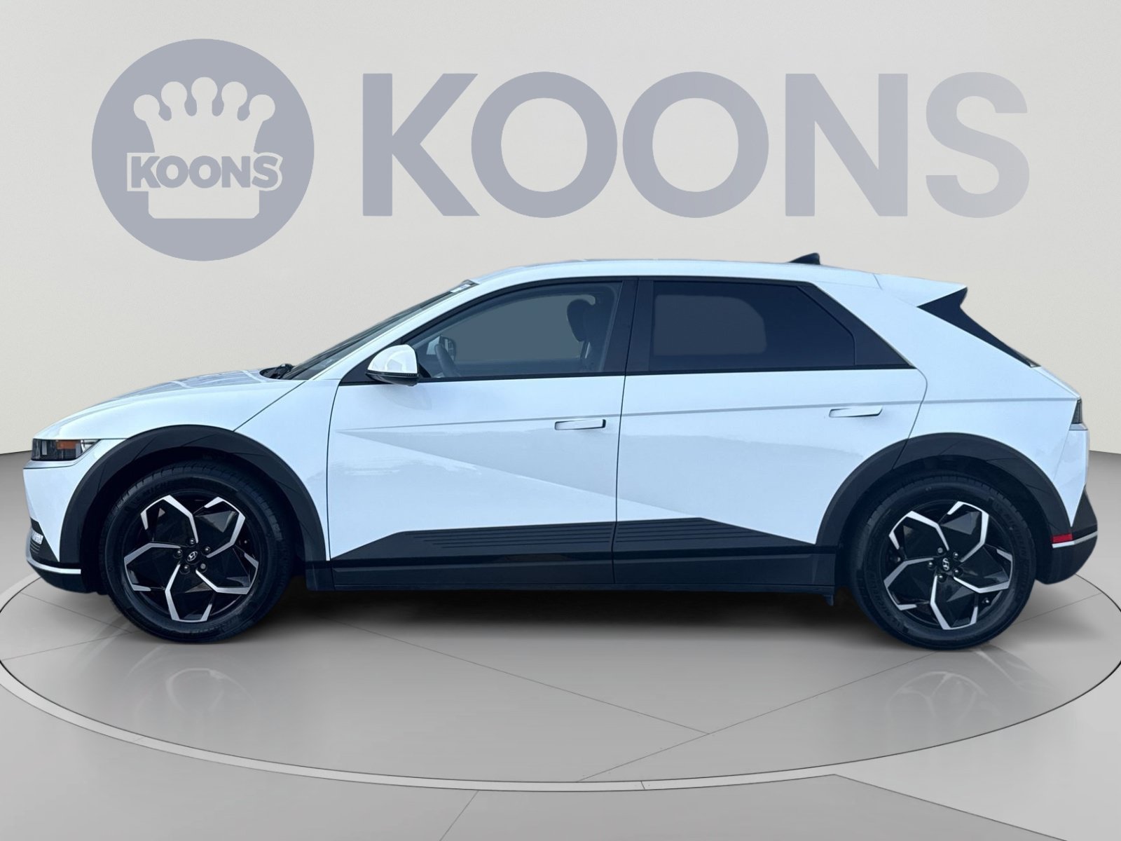 Used 2024 Hyundai Ioniq 5 SEL AWD/4WD image 2