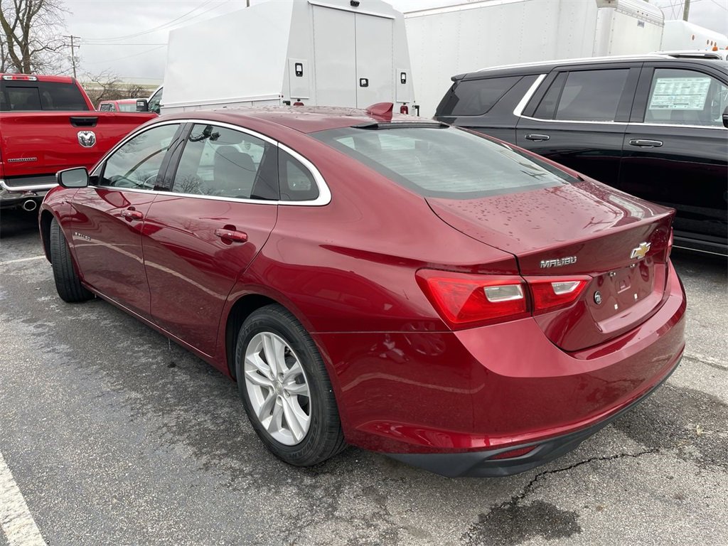 Used 2017 Chevrolet Malibu LT w/ Leather Package image 4