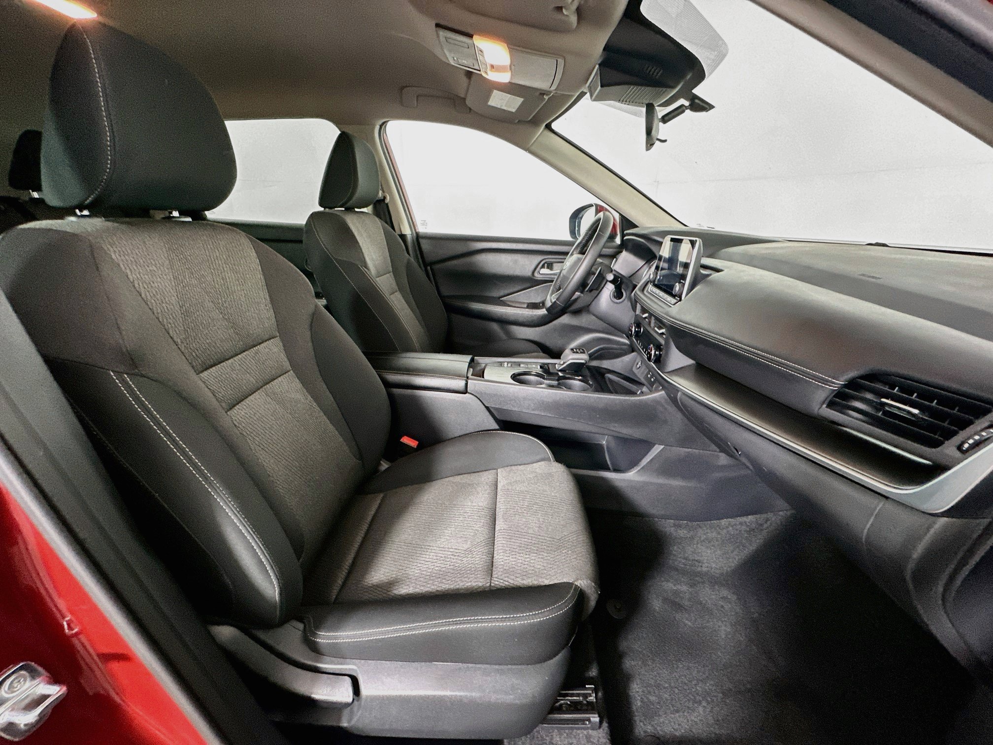 Used 2026 Nissan Rogue SV FWD image 30