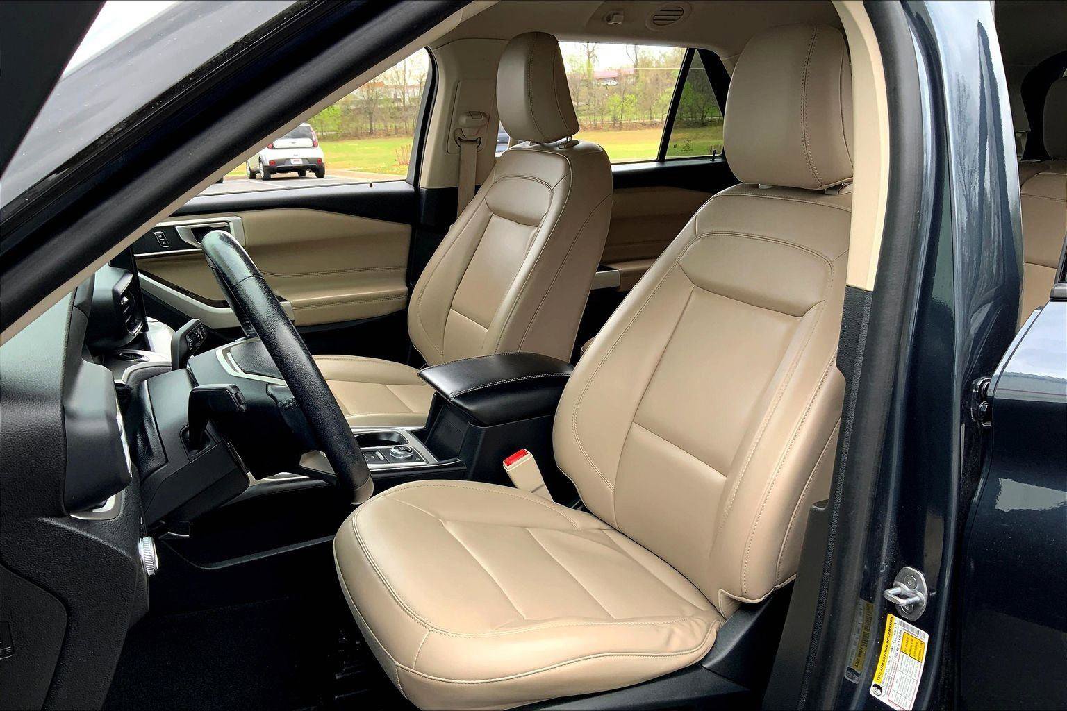 Used 2022 Ford Explorer XLT w/ Equipment Group 202A AWD/4WD image 23