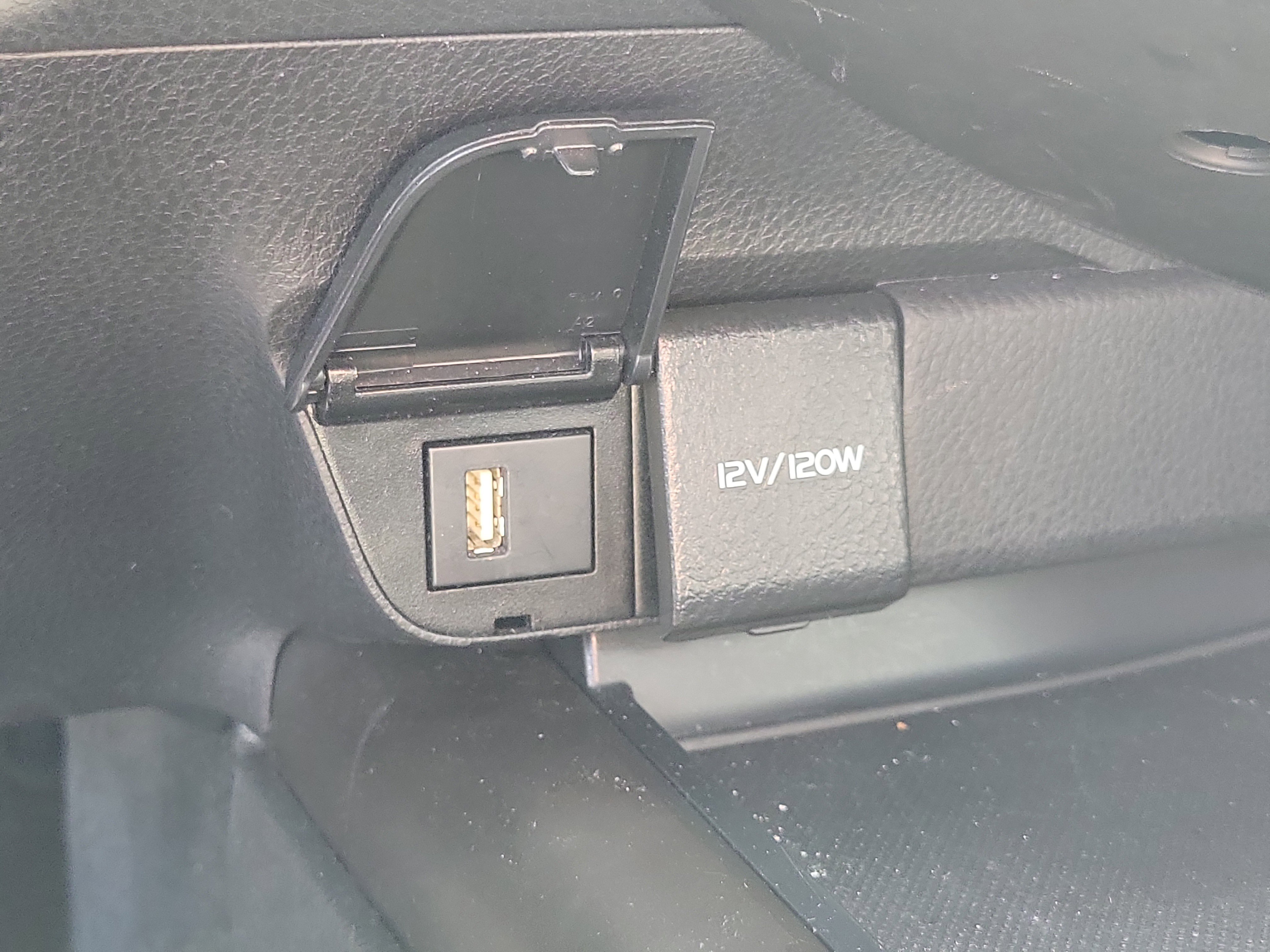 Used 2024 Toyota Camry SE image 34