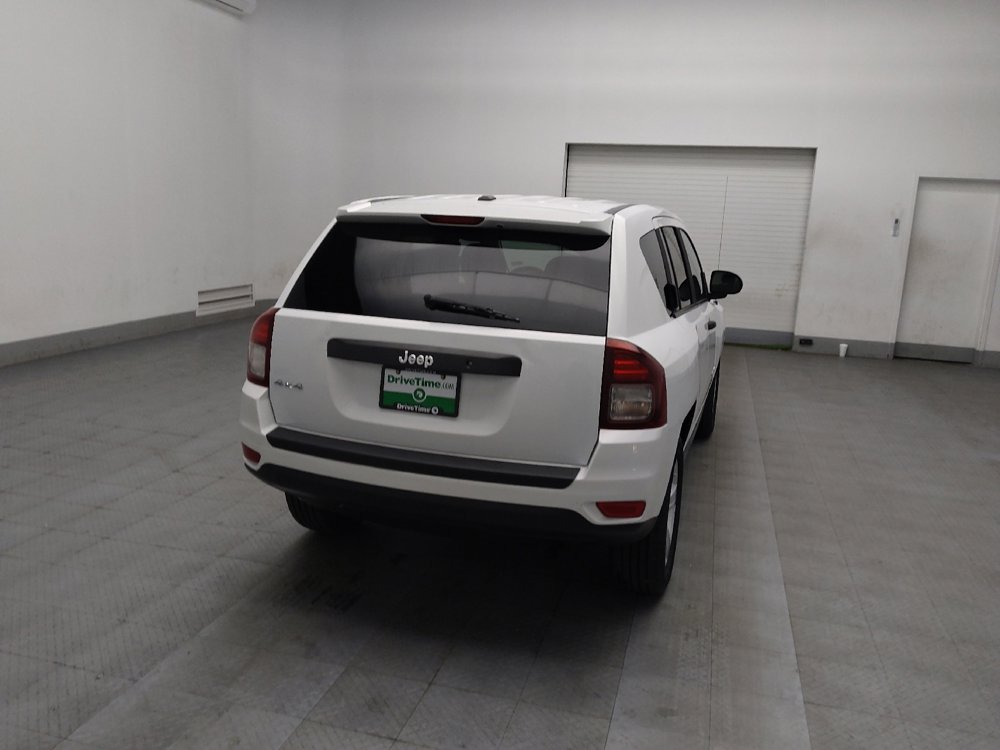 Used 2016 Jeep Compass Sport image 7