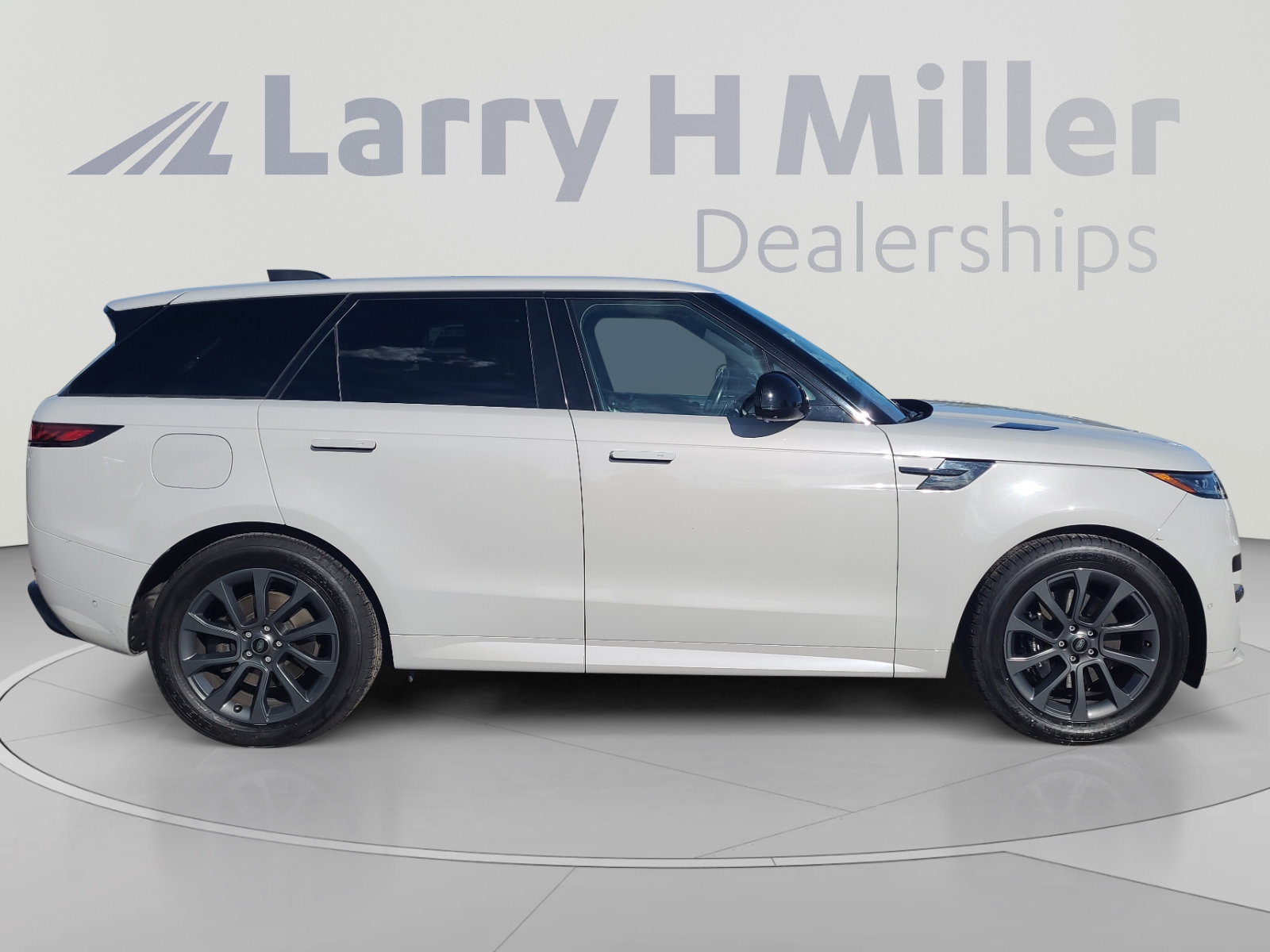 Used 2024 Land Rover Range Rover Sport Dynamic SE AWD/4WD image 6