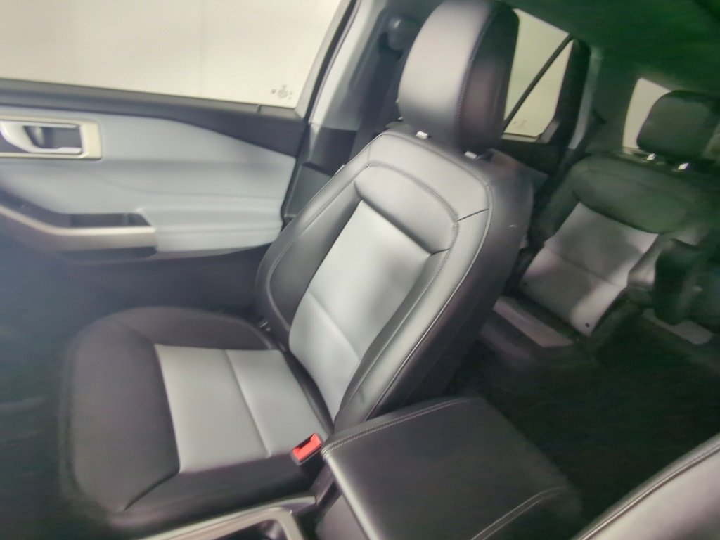 Used 2023 Ford Explorer XLT w/ Equipment Group 202A image 13
