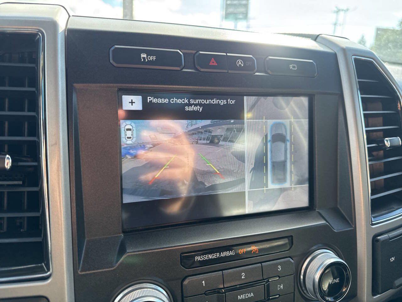 Used 2017 Ford F150 Lariat w/ Equipment Group 502A Luxury image 30