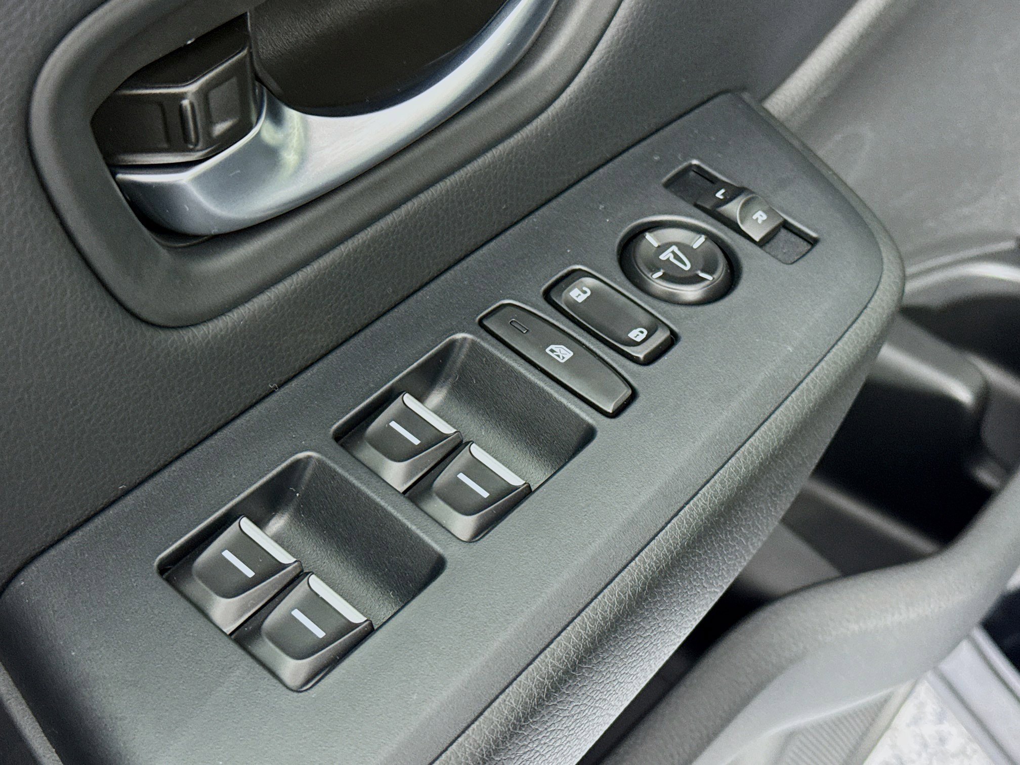 New 2025 Honda Pilot Sport image 17