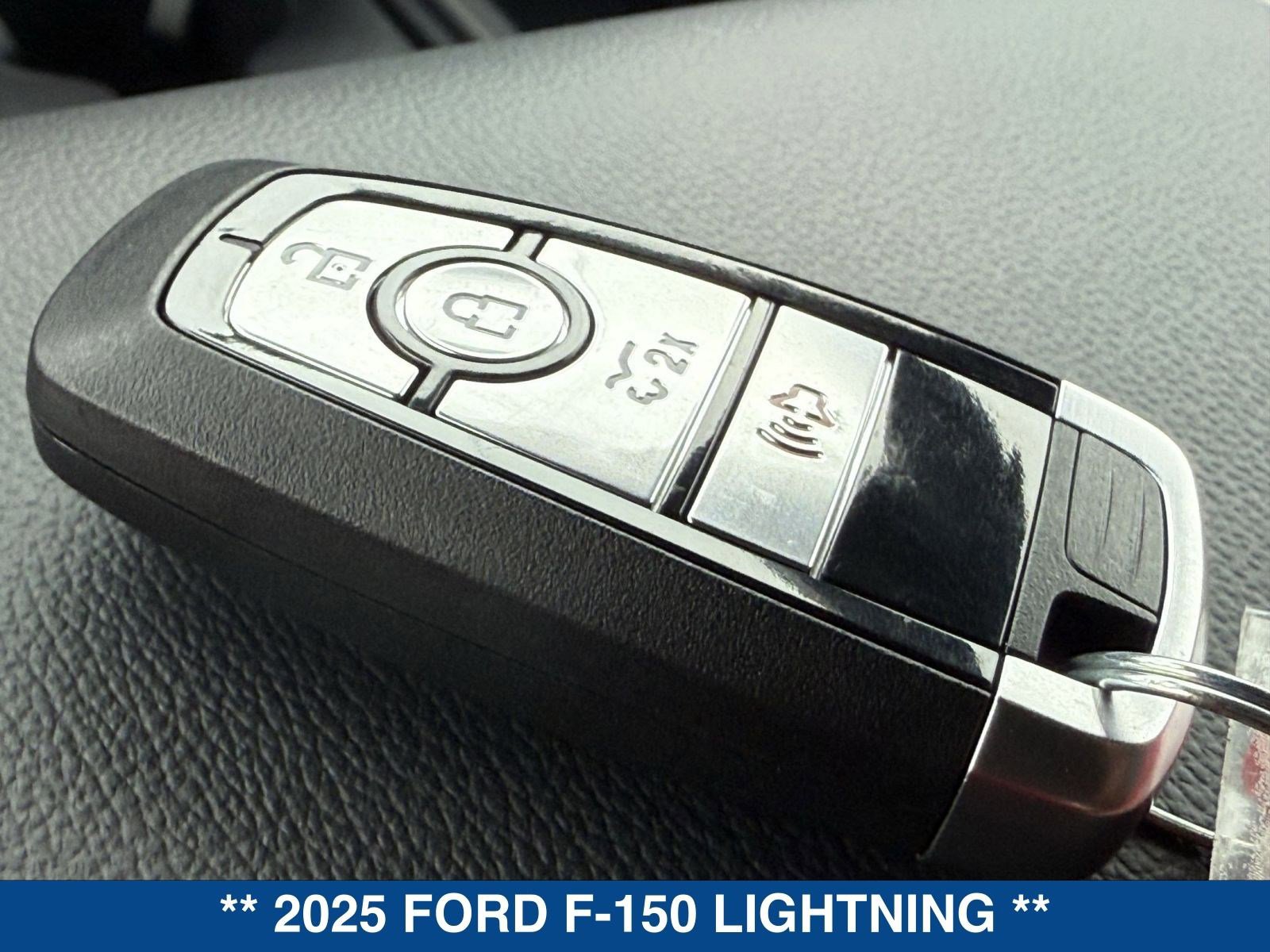New 2025 Ford F150 Lightning XLT image 34