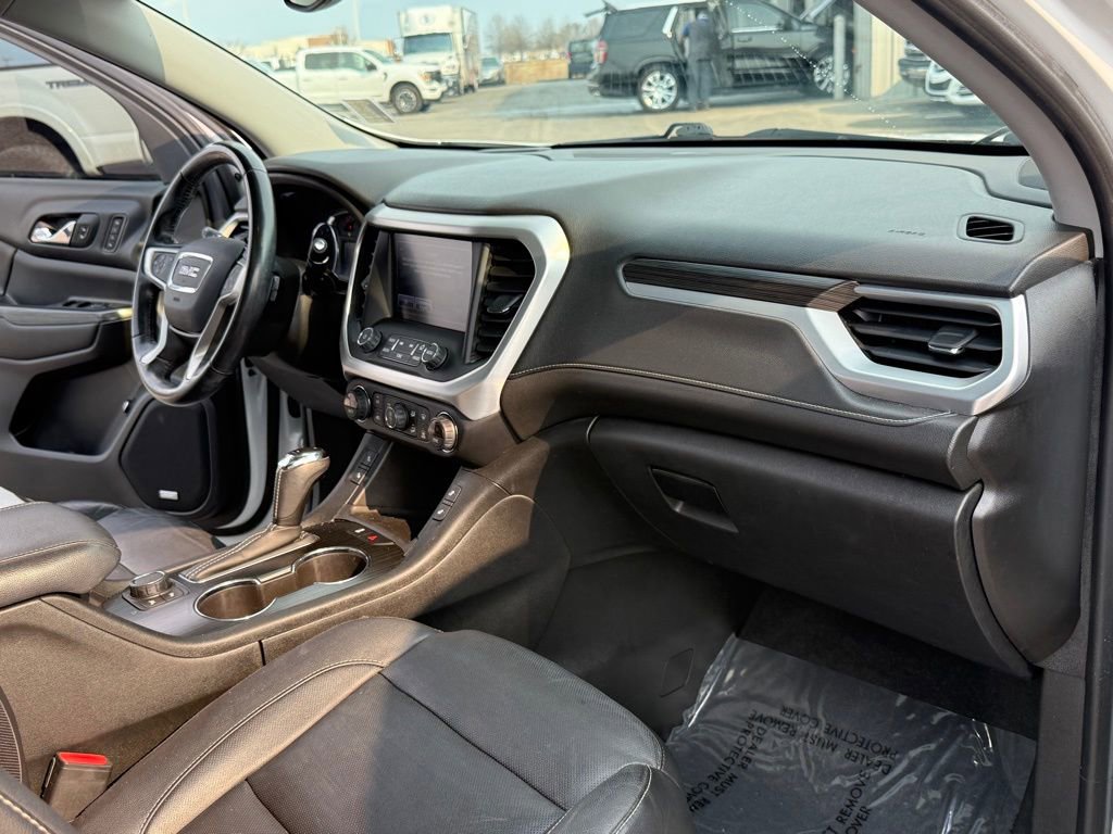 Used 2018 GMC Acadia SLT w/ LPO, Floor Liner Package image 18