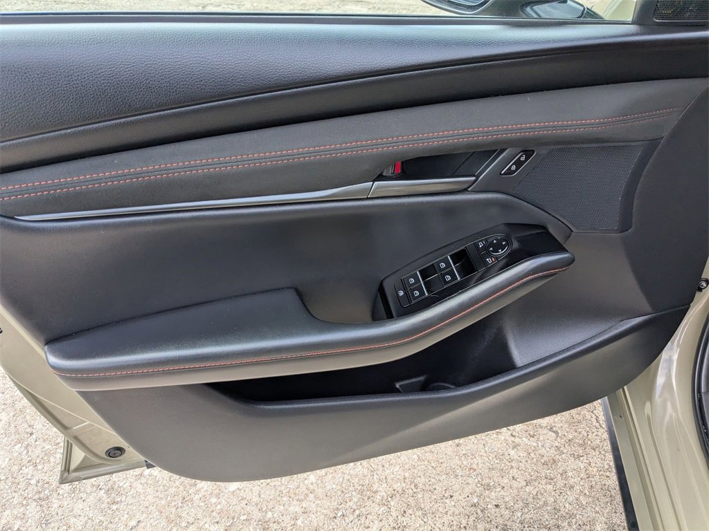 Used 2024 MAZDA MAZDA3 s image 11