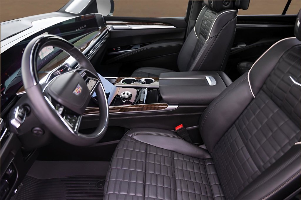 Certified 2025 Cadillac Escalade Sport Platinum w/ LPO, ONYX Package image 9