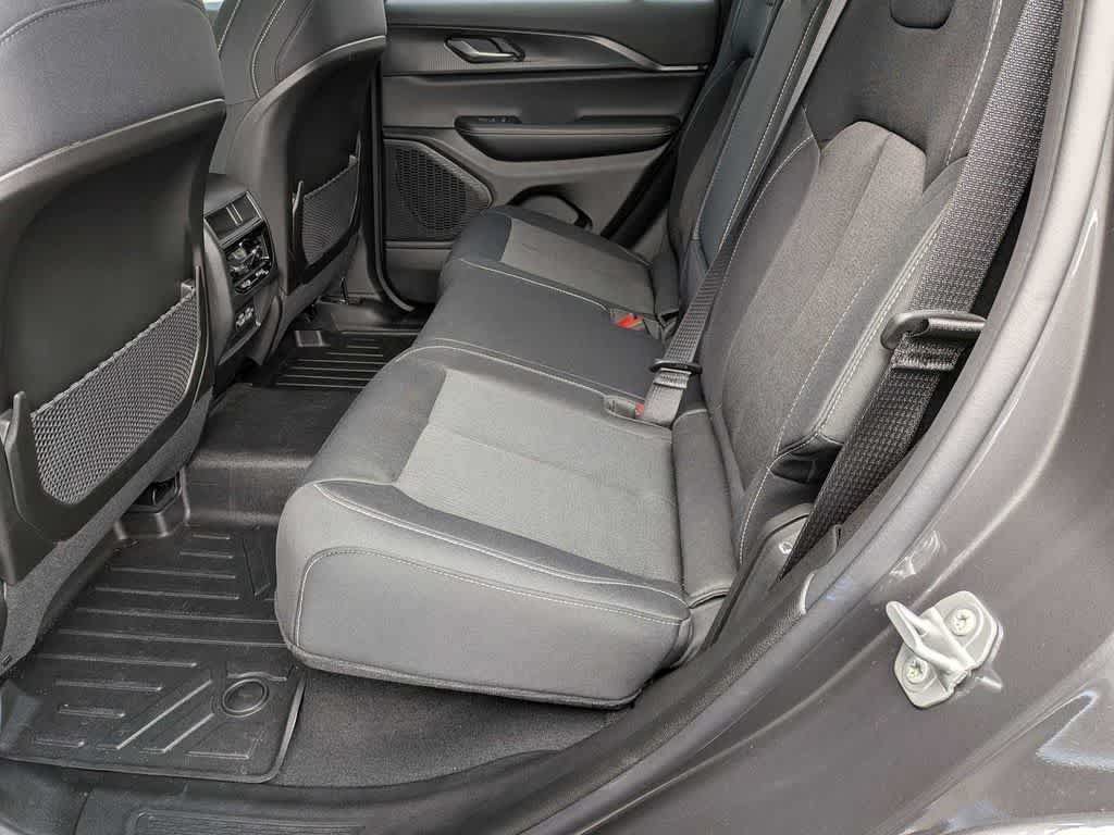 Certified 2025 Jeep Grand Cherokee Laredo X w/ Luxury Tech Group I AWD/4WD image 19