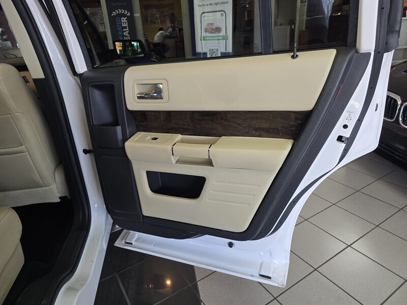 Used 2017 Ford Flex Limited w/ Equipment Group 301A AWD/4WD image 18