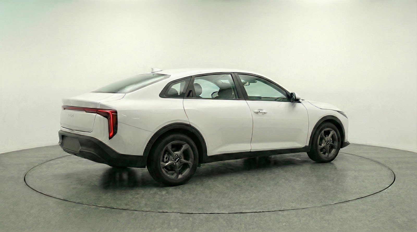 Used 2025 Kia K4 LXS image 9