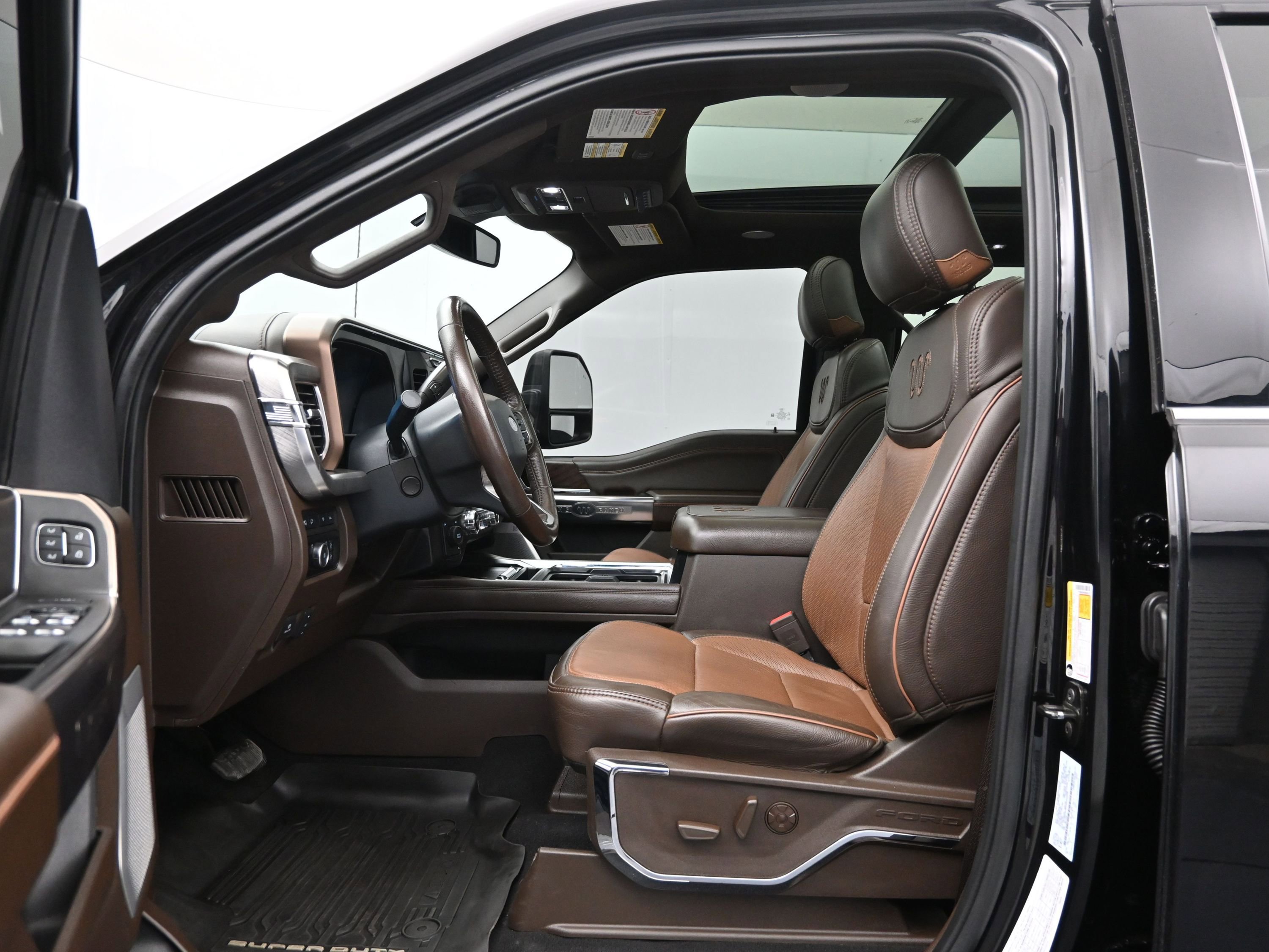 Used 2024 Ford F450 King Ranch w/ FX4 Off-Road Package image 9