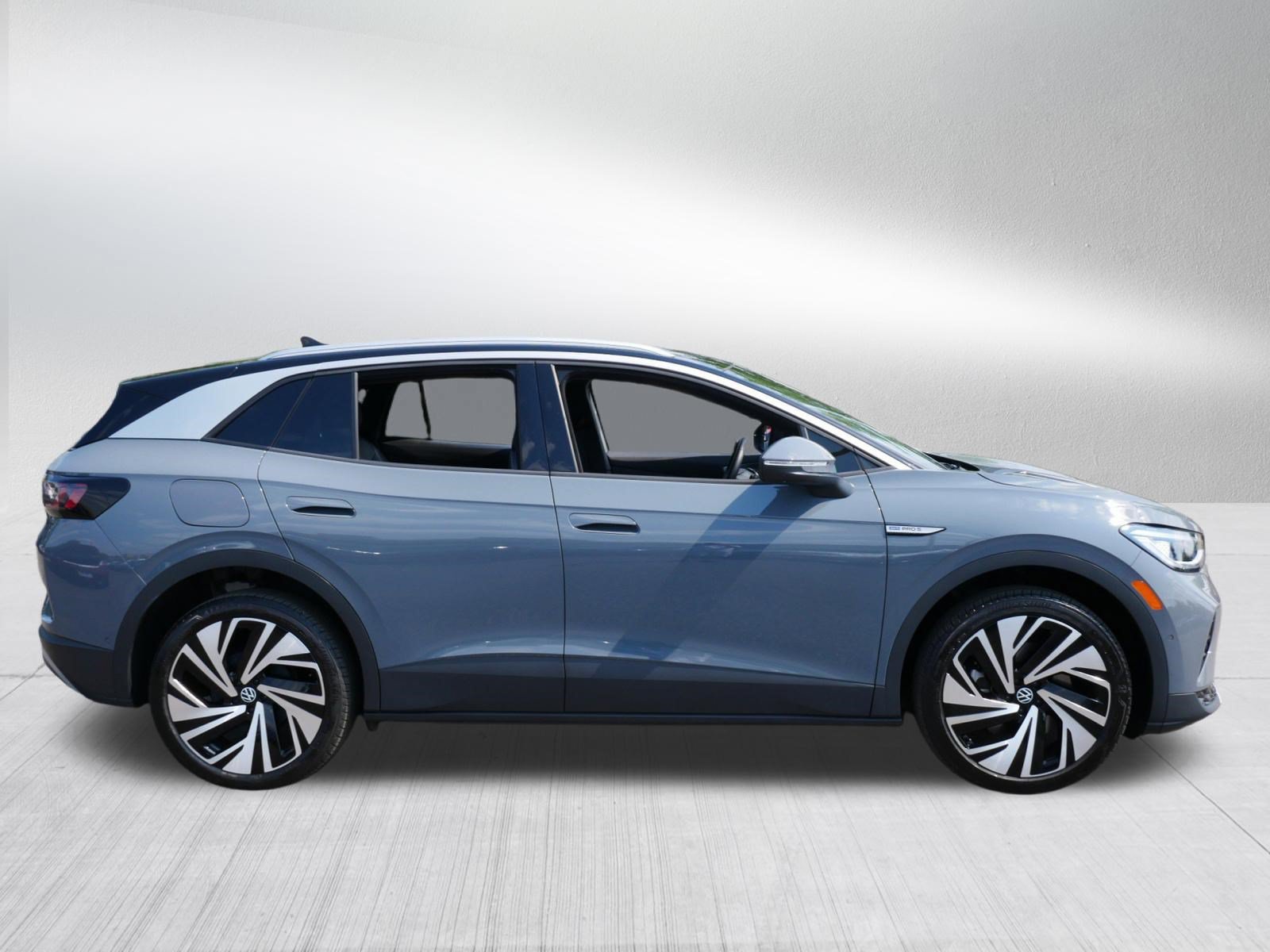 Certified 2025 Volkswagen ID.4 Pro S Plus AWD/4WD image 8