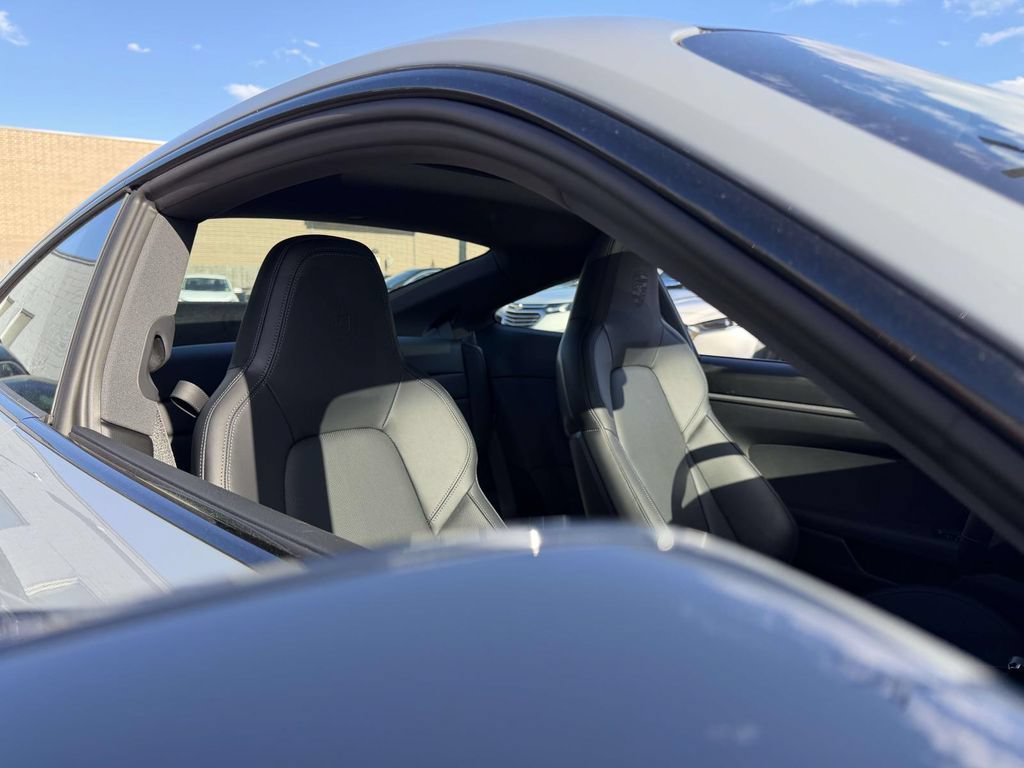 Used 2024 Porsche 911 Carrera RWD image 10