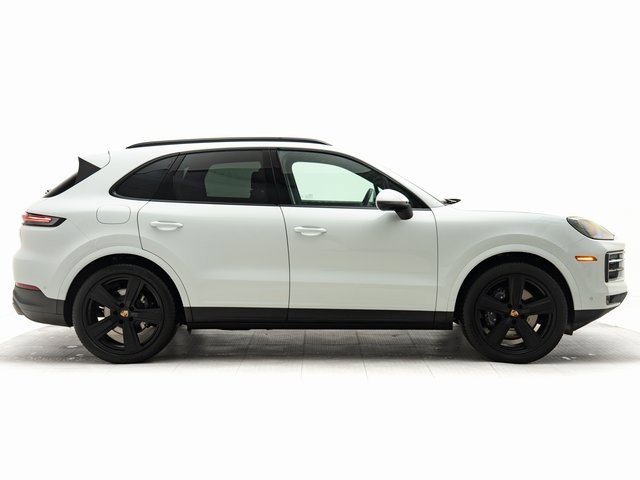 Used 2025 Porsche Cayenne image 34
