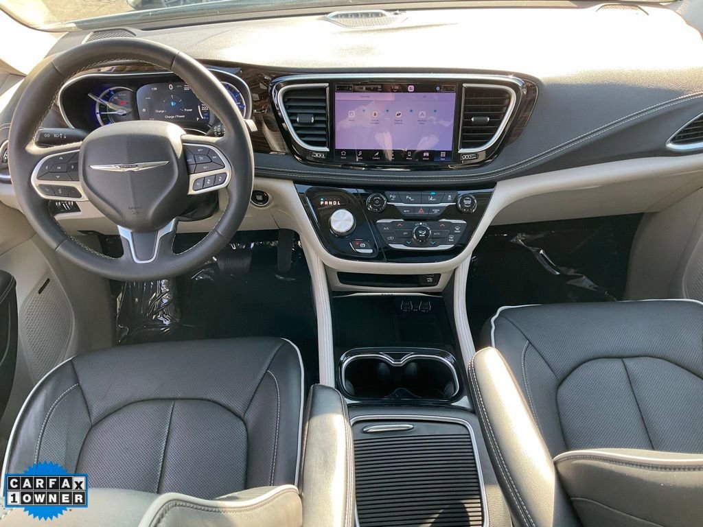 Used 2022 Chrysler Pacifica Limited w/ Uconnect Theater Family Group image 41