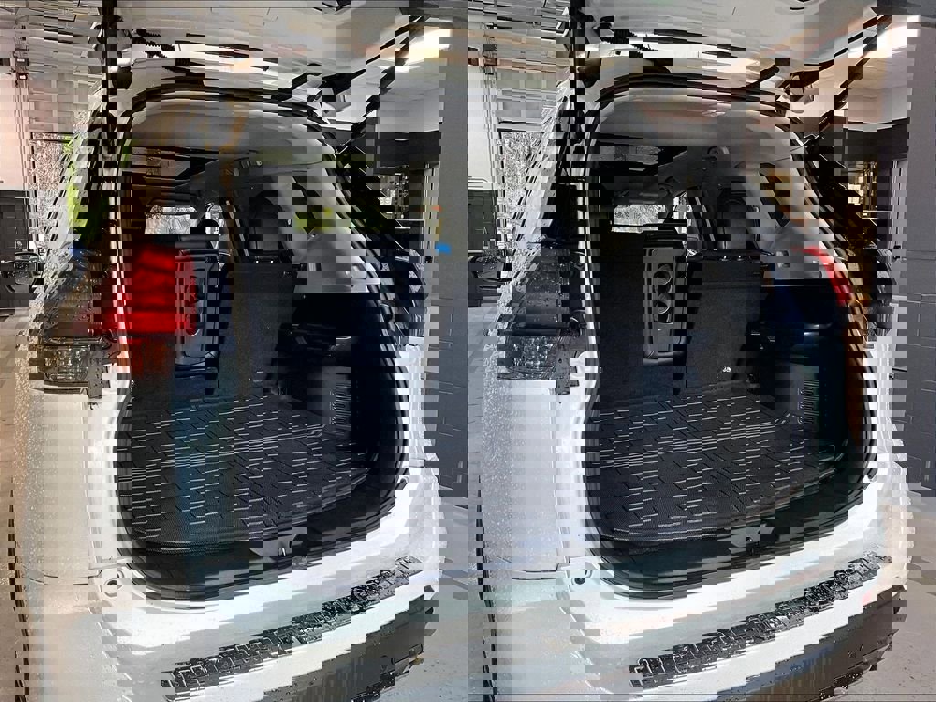 Used 2020 Nissan Rogue SL w/ Premium Package image 24