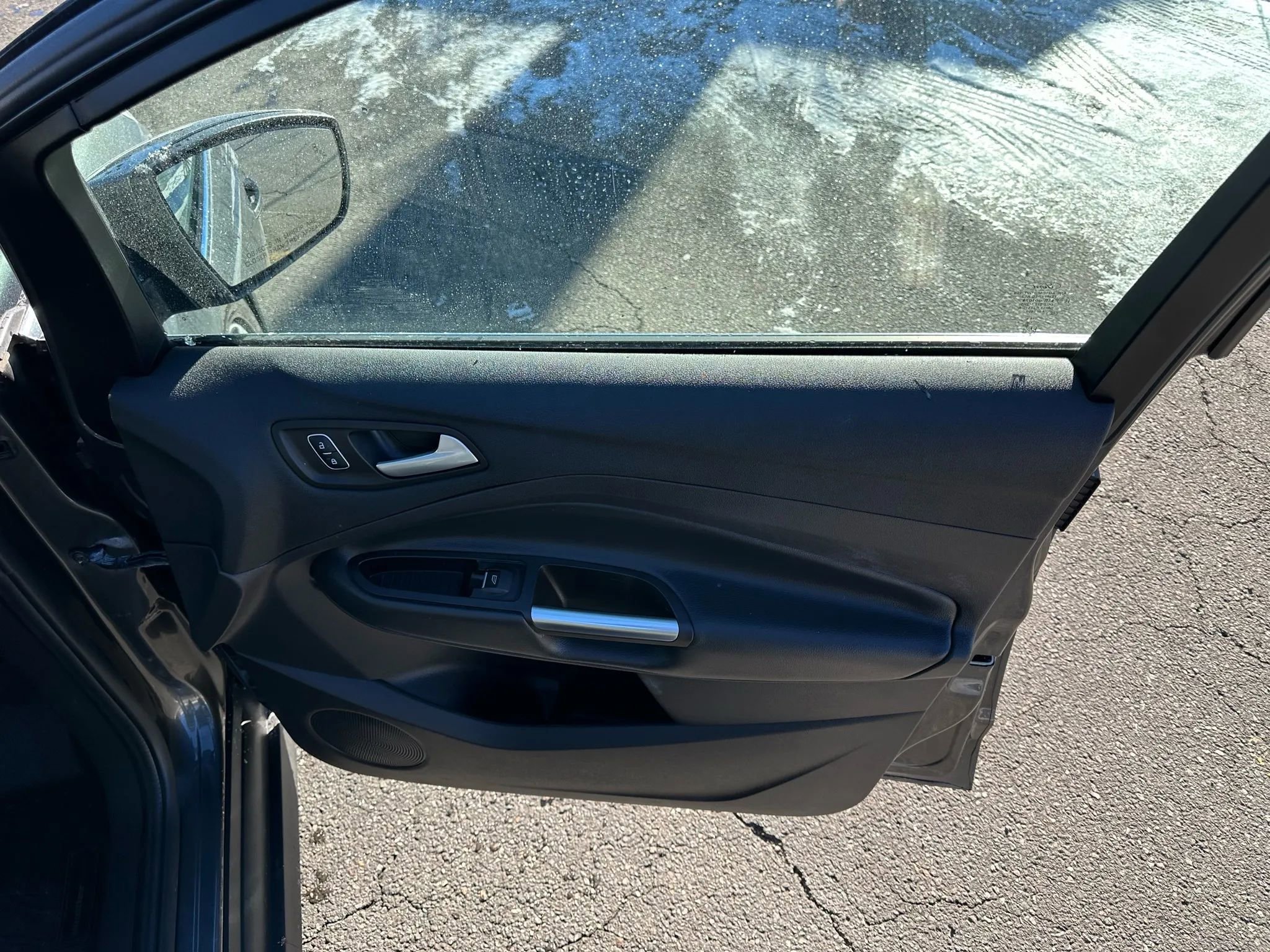 Used 2017 Ford C-MAX Energi Titanium w/ Equipment Group 501A image 32