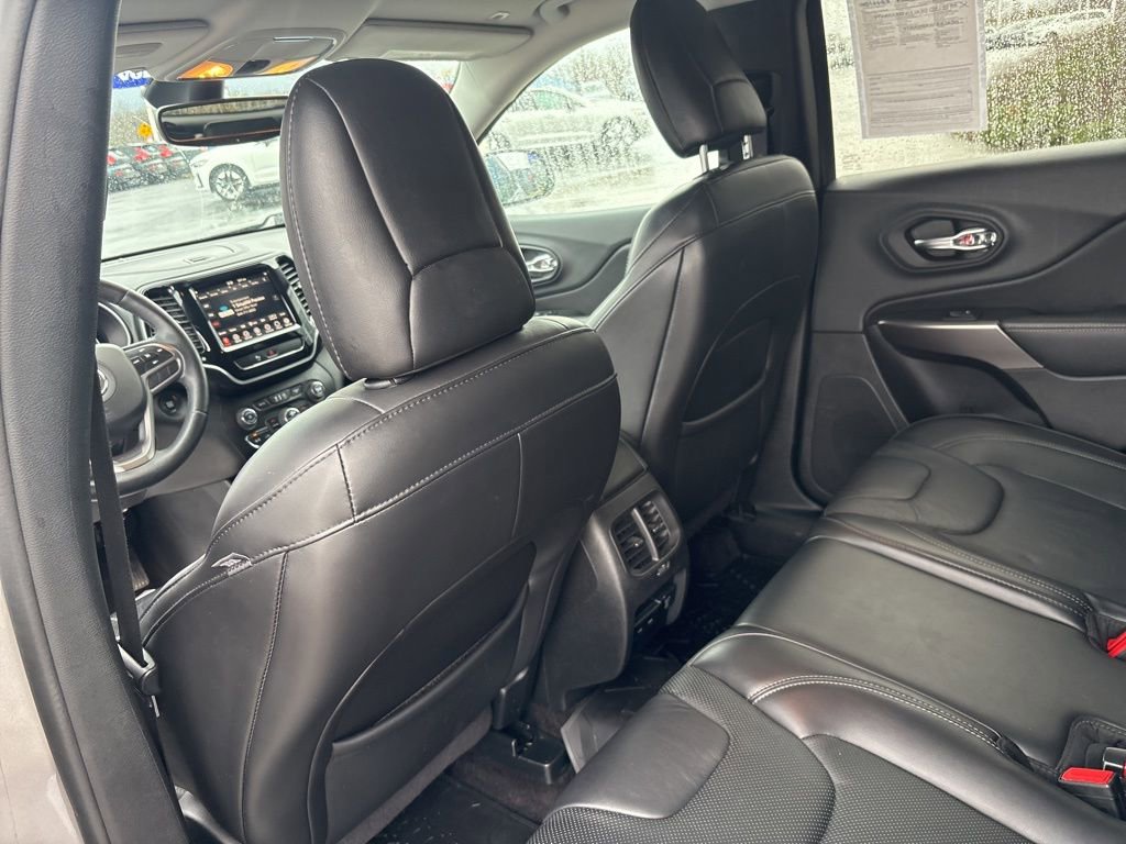 Used 2019 Jeep Cherokee Limited image 30