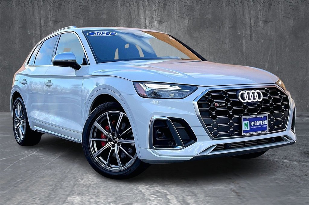 Used 2024 Audi SQ5 Premium Plus w/ Premium Plus Package image 3